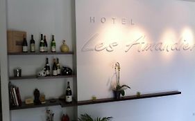 Hotel The Originals Les Amandiers